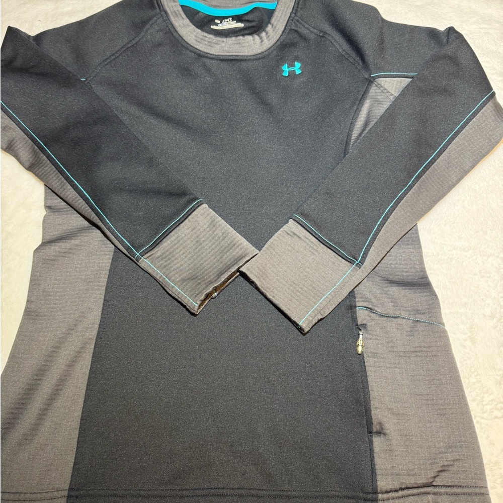 Under Armour Cold Gear Base Layer Woman’s Shirt. Sz Small